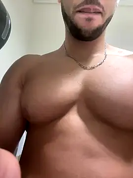 Snapshot of pimentfort77 chatting on October 29, 12:40 pm pimentfort77 online show from October 29, 12:40 pm