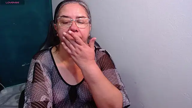 scaelettdubois online show from April 11, 2:05 am