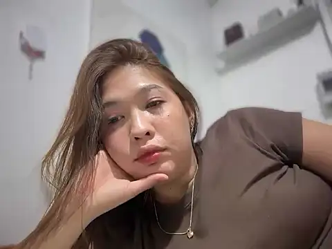 Snapshot of Cockydina chatting on May 11, 9:04 am Cockydina online show from May 11, 9:04 am