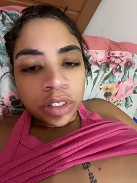 Snapshot of morenadabuceta chatting on May 26, 12:34 pm morenadabuceta online show from May 26, 12:34 pm