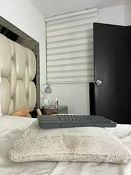 Snapshot of ALISSON_FOXXX1 chatting on April 21, 1:42 am ALISSON FOXXX1 online show from April 21, 1:42 am