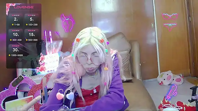 Skinygirl online show from November 12, 12:44 am