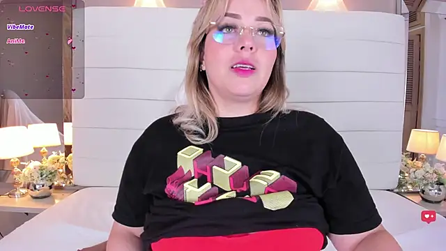 Charlotte93  online show from March 15, 2:45 pm