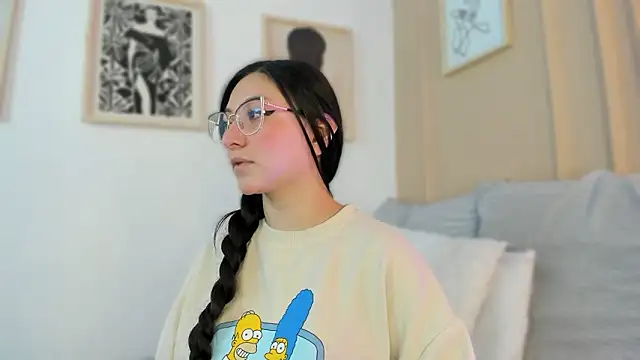 lucy neil online show from February 25, 2:32 am