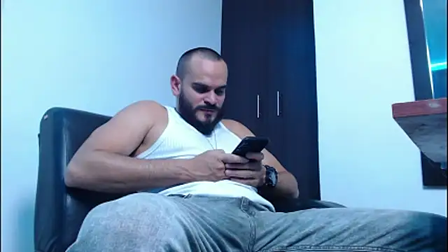 Snapshot of cowboyht chatting on May 28, 2:53 am cowboyht online show from May 28, 2:53 am