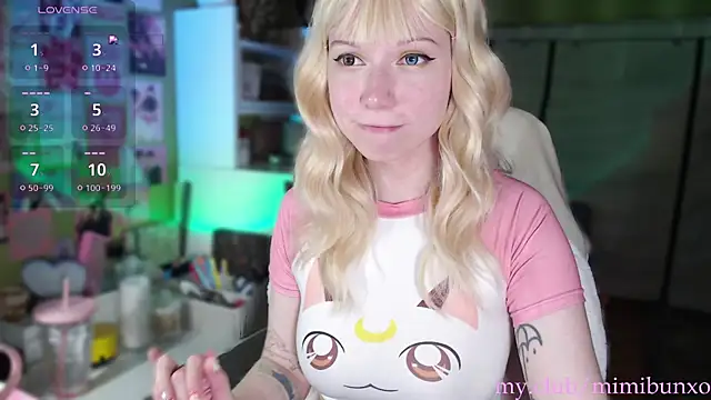 Snapshot of freya_sunny chatting on April 30, 4:08 am freya sunny online show from April 30, 4:08 am