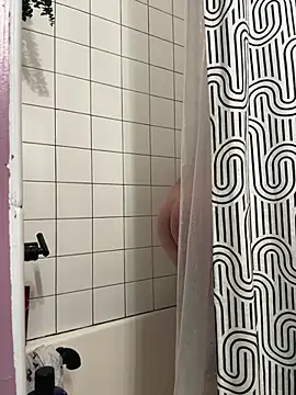 brettsworld1 online show from April 25, 6:38 pm