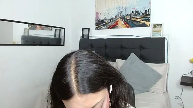 vaness weet online show from November 16, 7:30 pm