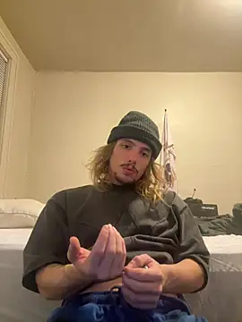 Snapshot of trippyski chatting on February 11, 5:05 am trippyski online show from February 11, 5:05 am