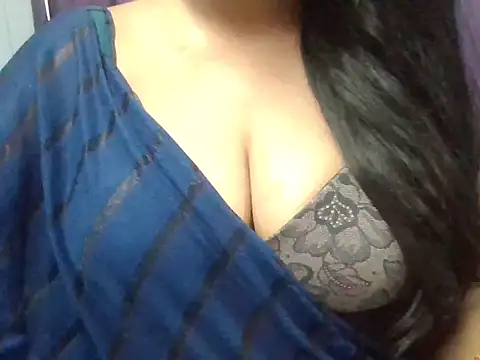 Snapshot of Roopshikha39 chatting on May 3, 6:47 pm Roopshikha39 online show from May 3, 6:47 pm