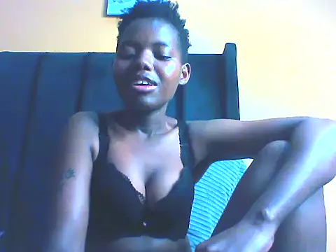 Snapshot of hulkandbarbra chatting on July 3, 12:11 pm hulkandbarbra online show from July 3, 12:11 pm