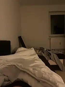 Snapshot of oroszlanw chatting on January 7, 9:46 pm oroszlanw online show from January 7, 9:46 pm