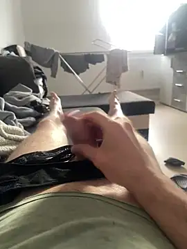 Snapshot of oroszlanw chatting on February 26, 3:19 pm oroszlanw online show from February 26, 3:19 pm