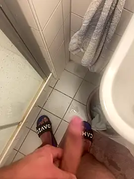 Snapshot of oroszlanw chatting on October 14, 6:09 pm oroszlanw online show from October 14, 6:09 pm