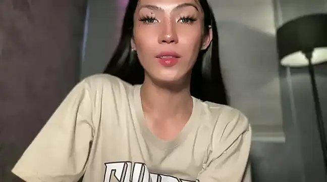 Snapshot of Bella_Gordon chatting on December 14, 8:13 am Bella Gordon online show from December 14, 8:13 am