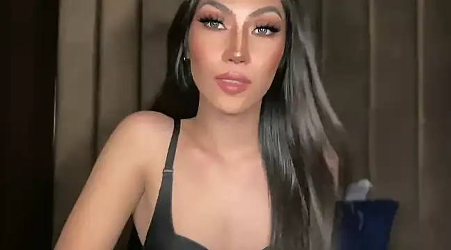 Snapshot of Bella_Gordon chatting on December 17, 12:22 pm Bella Gordon online show from December 17, 12:22 pm