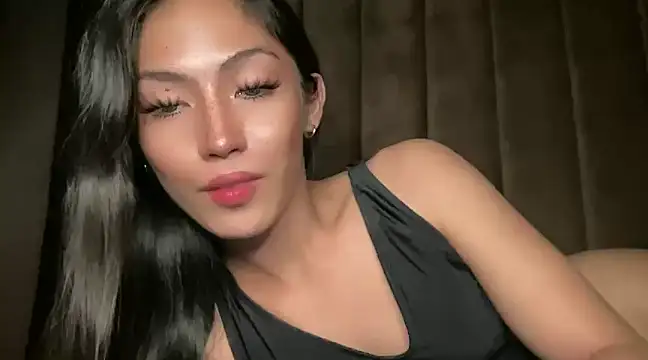 Snapshot of Bella_Gordon chatting on January 3, 1:48 am Bella Gordon online show from January 3, 1:48 am