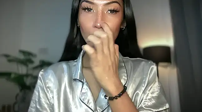 Snapshot of Bella_Gordon chatting on February 23, 8:49 am Bella Gordon online show from February 23, 8:49 am