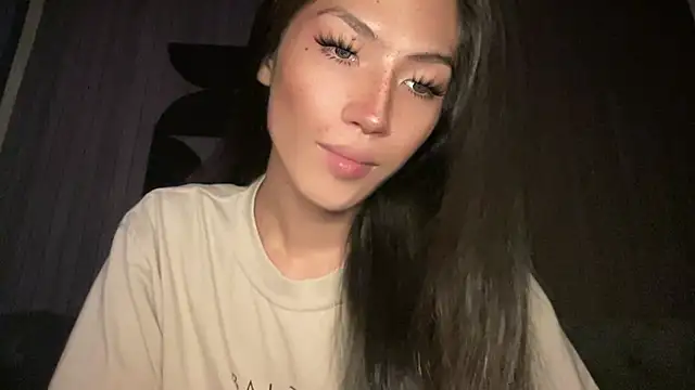 Snapshot of Bella_Gordon chatting on September 19, 3:45 pm Bella Gordon online show from September 19, 3:45 pm