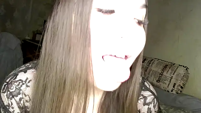 Var Kiss online show from March 8, 3:24 pm