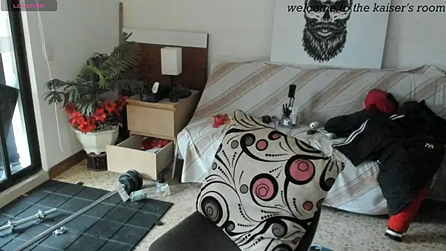 kaiser679  online show from June 3, 10:26 pm