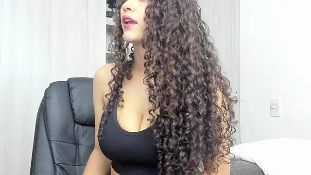 Snapshot of katrhin_66 chatting on June 6, 7:29 pm katrhin 66 online show from June 6, 7:29 pm