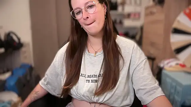 Amai Live online show from October 4, 6:33 am