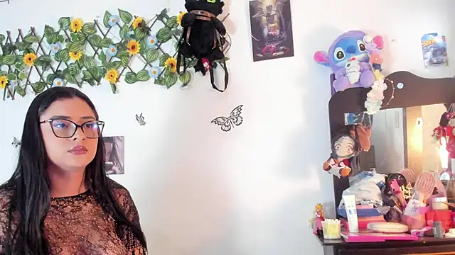Snapshot of mensia_hernandz chatting on June 22, 12:57 pm mensia hernandz online show from June 22, 12:57 pm