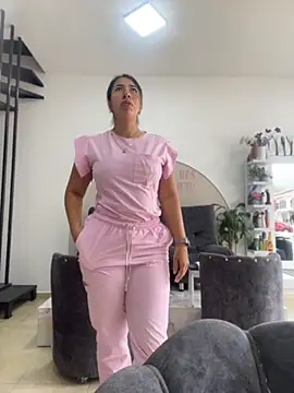 Snapshot of daniela_henao chatting on April 10, 2:11 pm daniela henao online show from April 10, 2:11 pm