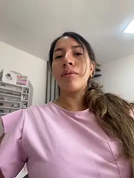 Snapshot of daniela_henao chatting on April 23, 3:03 pm daniela henao online show from April 23, 3:03 pm