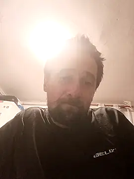 Snapshot of Stivn35 chatting on October 28, 3:21 am Stivn35 online show from October 28, 3:21 am