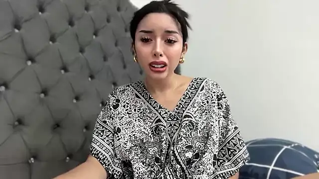 Snapshot of sassymarylou chatting on October 2, 2:13 pm sassymarylou online show from October 2, 2:13 pm