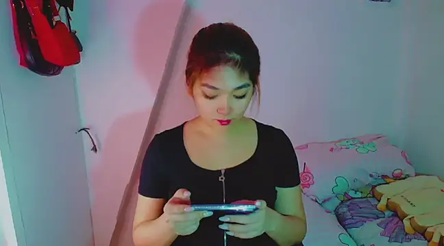 TR4NSCUTI3 online show from December 28, 5:46 pm