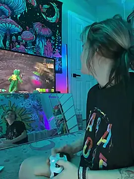 Cutiepiespanks online show from March 10, 6:51 am