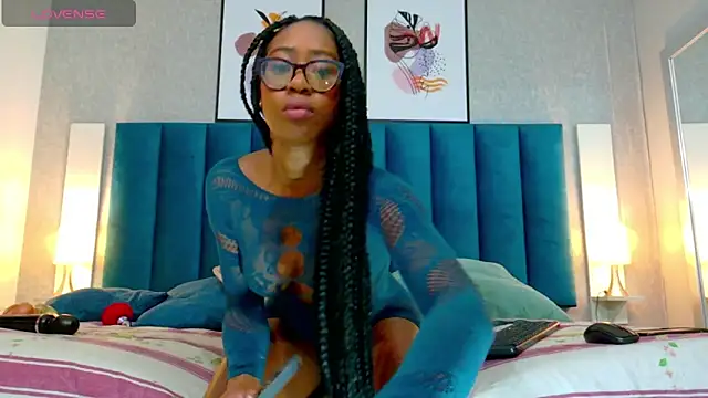 Snapshot of MiaMidnnightt chatting on March 5, 12:22 pm MiaMidnnightt online show from March 5, 12:22 pm