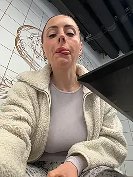 EmaSalis online show from March 4, 8:31 am