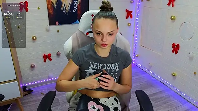 Snapshot of Misss_Vikk chatting on February 20, 3:23 pm Misss Vikk online show from February 20, 3:23 pm