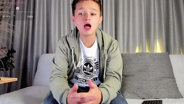 Snapshot of Tim_wolf chatting on March 18, 11:41 am Tim wolf online show from March 18, 11:41 am