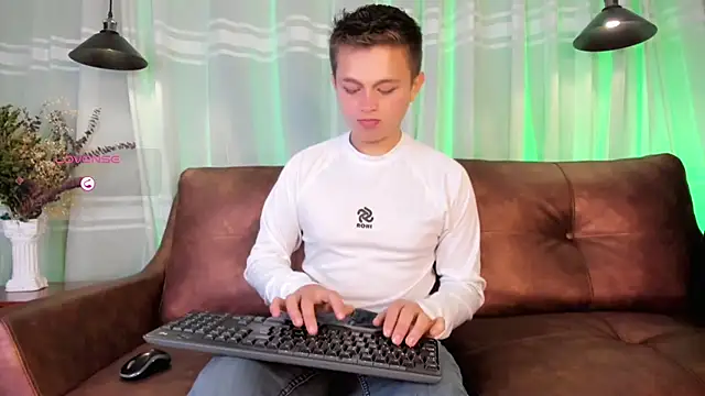 Snapshot of Tim_wolf chatting on October 23, 12:59 pm Tim wolf online show from October 23, 12:59 pm