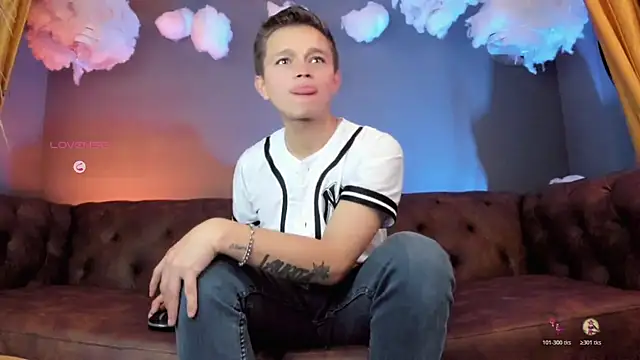 Snapshot of Tim_wolf chatting on October 27, 1:26 pm Tim wolf online show from October 27, 1:26 pm