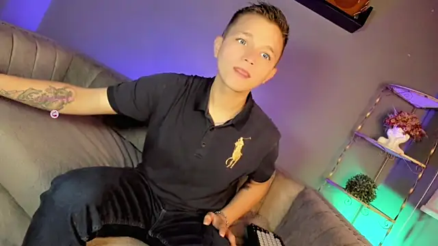 Snapshot of Tim_wolf chatting on November 6, 1:56 pm Tim wolf online show from November 6, 1:56 pm