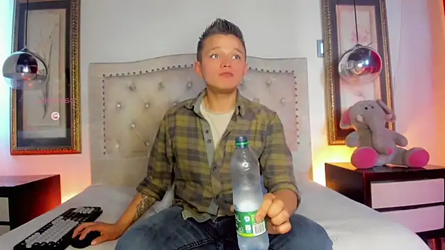 Snapshot of Tim_wolf chatting on November 10, 8:41 pm Tim wolf online show from November 10, 8:41 pm