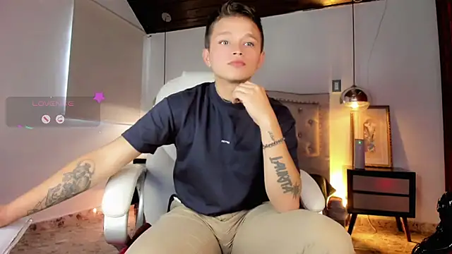 Snapshot of Tim_wolf chatting on November 22, 9:14 pm Tim wolf online show from November 22, 9:14 pm