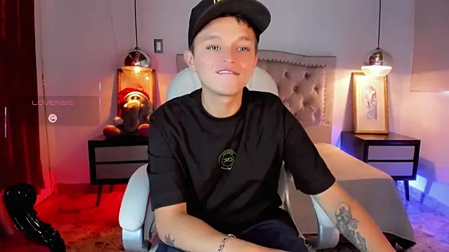 Snapshot of Tim_wolf chatting on November 27, 8:22 pm Tim wolf online show from November 27, 8:22 pm