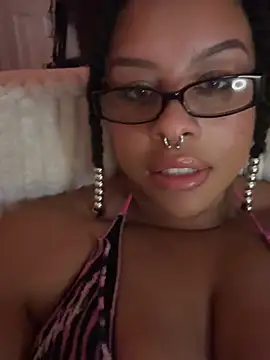 Snapshot of N1NT3NDH03 chatting on July 9, 5:55 am N1NT3NDH03 online show from July 9, 5:55 am