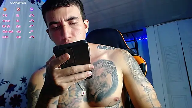 Adam Hudsond online show from February 25, 10:30 pm