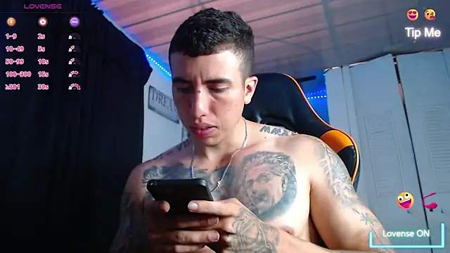 Adam Hudsond online show from April 17, 1:47 pm