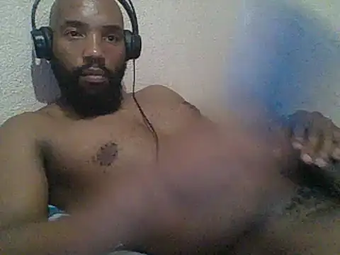 Snapshot of KAYBEEDEFREAK chatting on January 7, 8:21 pm KAYBEEDEFREAK online show from January 7, 8:21 pm