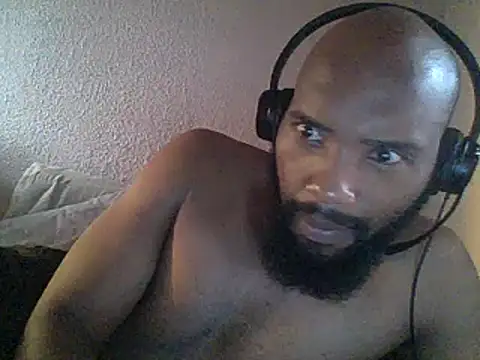 Snapshot of KAYBEEDEFREAK chatting on February 5, 4:03 pm KAYBEEDEFREAK online show from February 5, 4:03 pm
