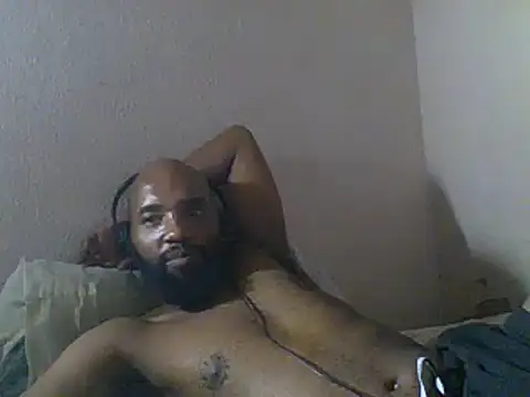 Snapshot of KAYBEEDEFREAK chatting on February 5, 7:42 pm KAYBEEDEFREAK online show from February 5, 7:42 pm